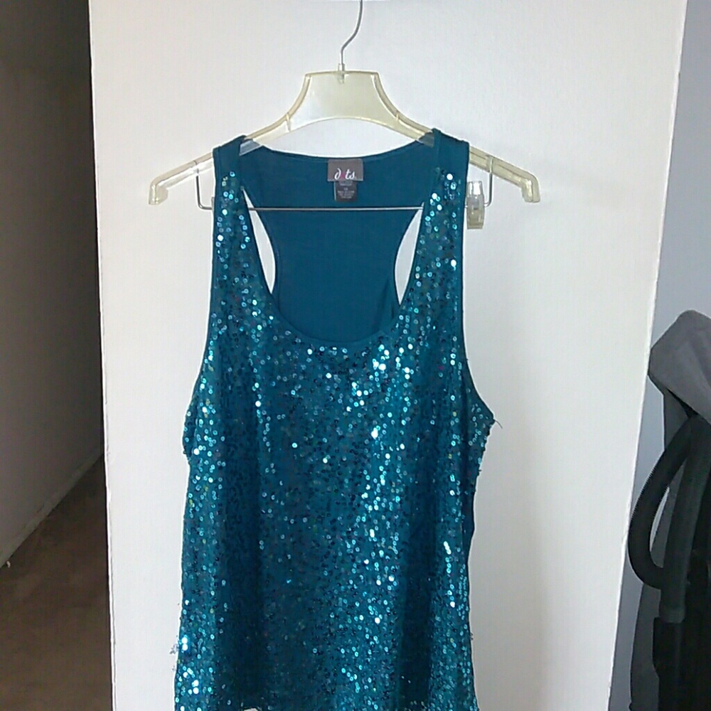Sequin tank